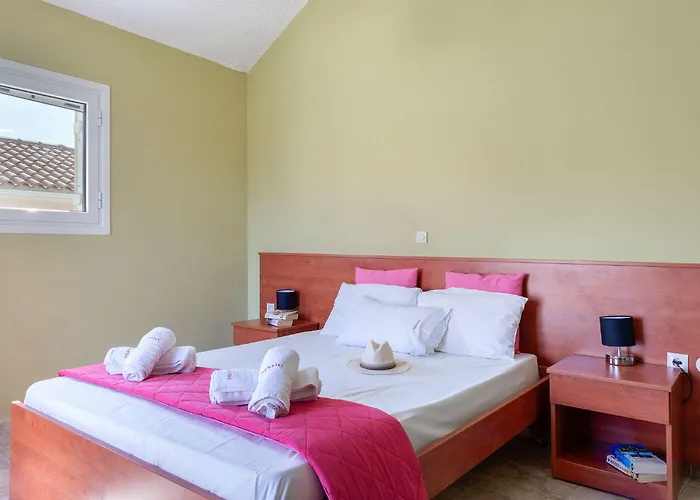 Socrates Otel 2*
